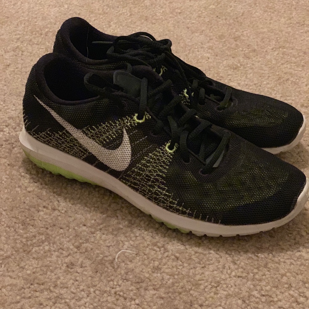 Nike shoes 5y